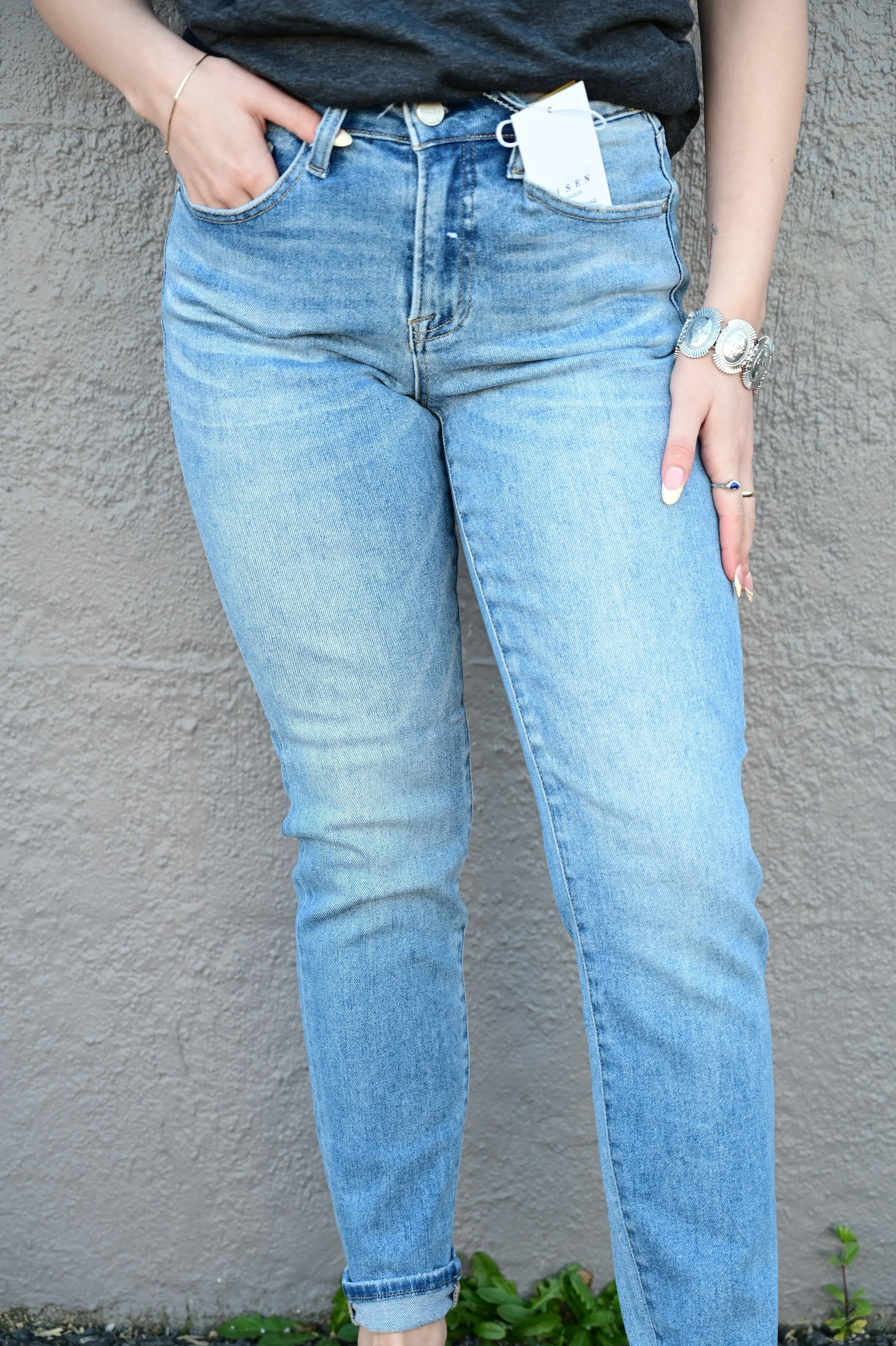 Summer Breeze MID RISE RELAXED SKINNY JEANS